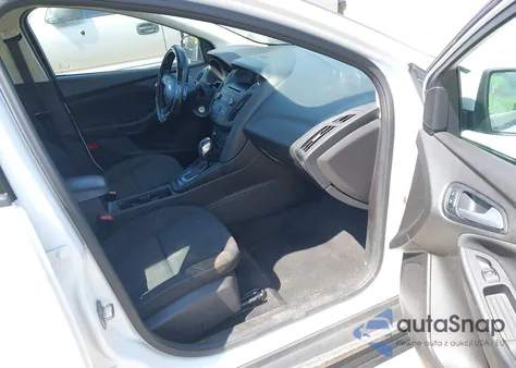 2016 Ford Focus Se z USA, uszkodzony, nr VIN 1FADP3F22GL300841